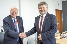 Od lewej: Olgierd Dziekoński, prof. Piotr Koszelnik,